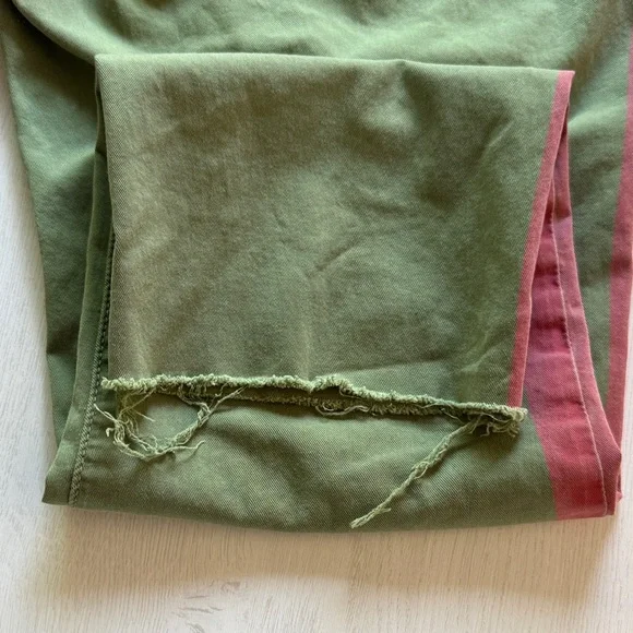 MOTHER Shaker Prep Fray Olive Green Pants with Red Accent Size 27 - Picture 8 of 10